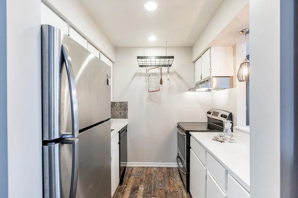 17661 58a Avenue 207, Surrey