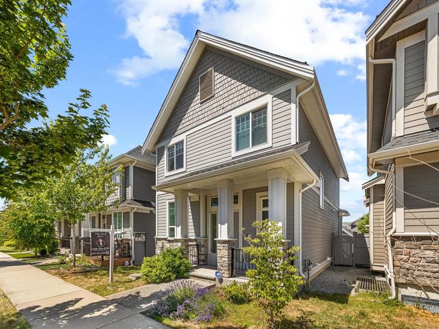 16467 25 Avenue, Surrey