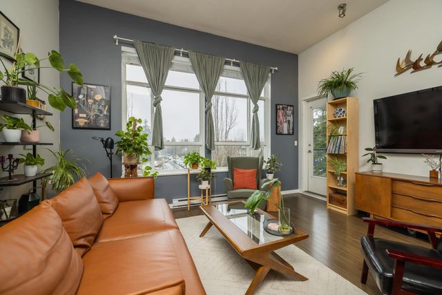 10788 139 Street 408, Surrey