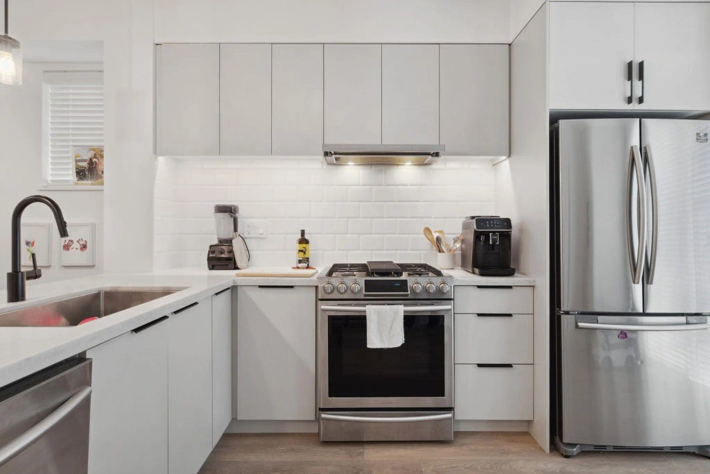 3021 St George Street 601, Port Moody