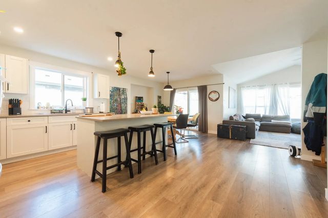 1040 Celia Crescent, Gibsons