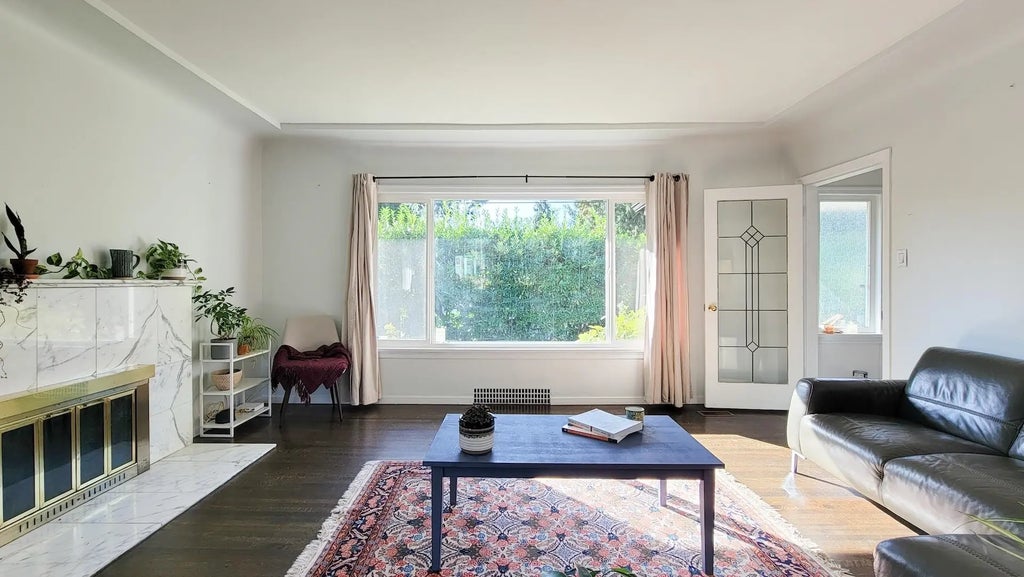 442 W 23rd Street, North Vancouver