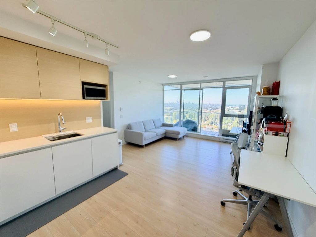 652 Whiting Way 1704, Coquitlam