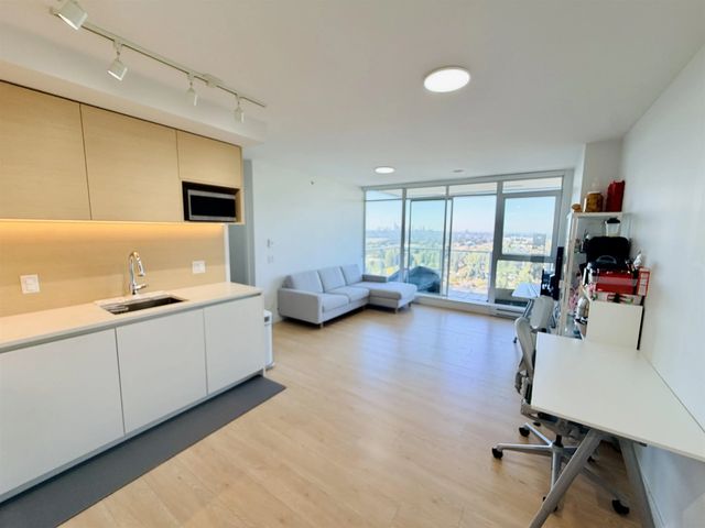 652 Whiting Way 1704, Coquitlam