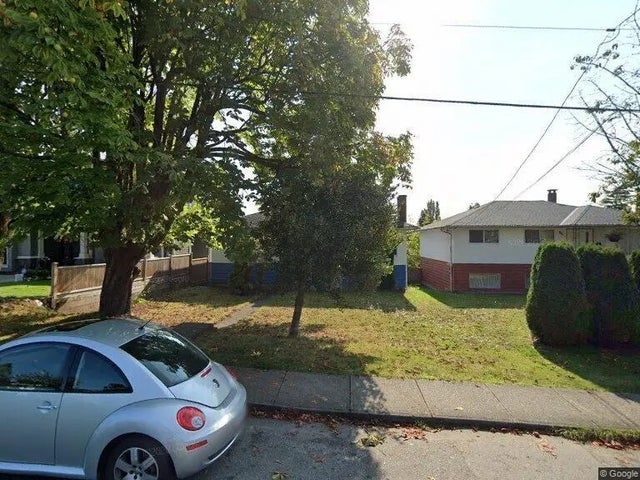 439 E 16th Street, North Vancouver