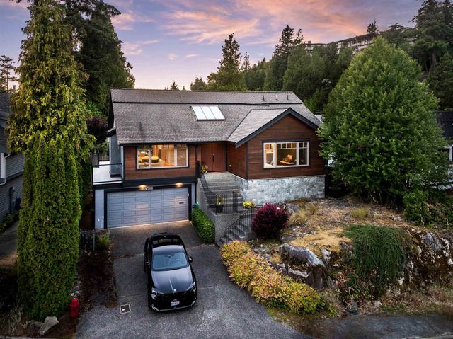 4786 Meadfeild Court, West Vancouver