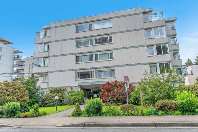 1750 Esquimalt Avenue 306, West Vancouver