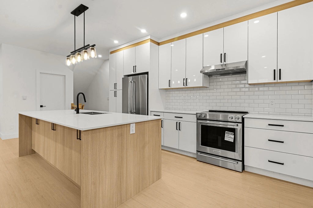 2360 Crescent Way 6, Abbotsford