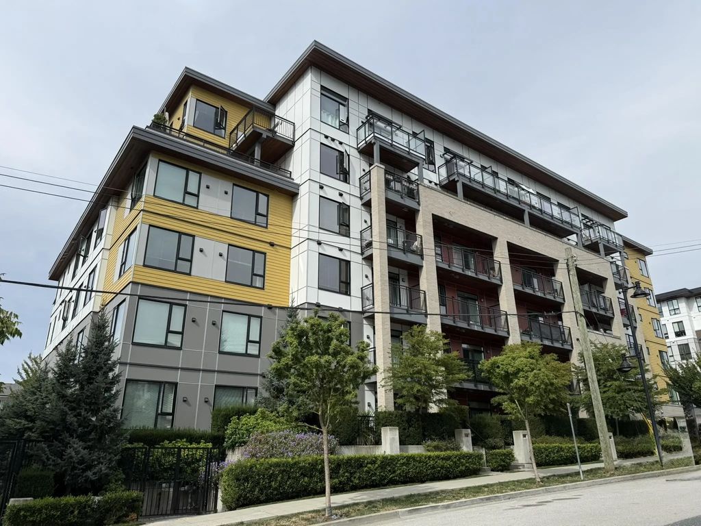 621 Regan Avenue 312, Coquitlam