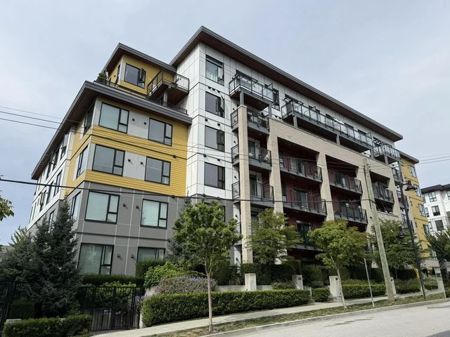621 Regan Avenue 312, Coquitlam