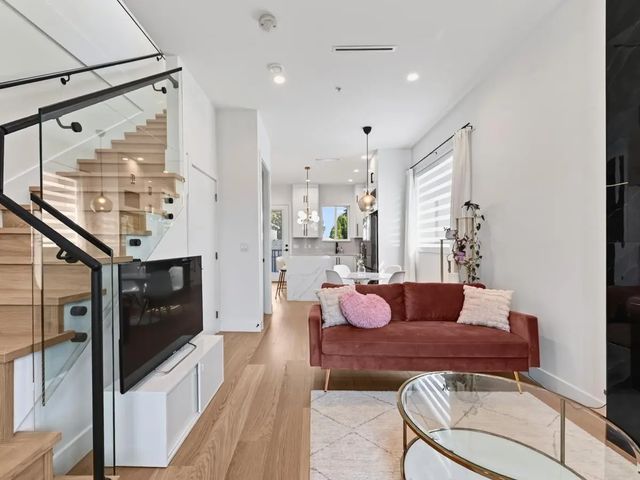 2977 E 42nd Avenue, Vancouver
