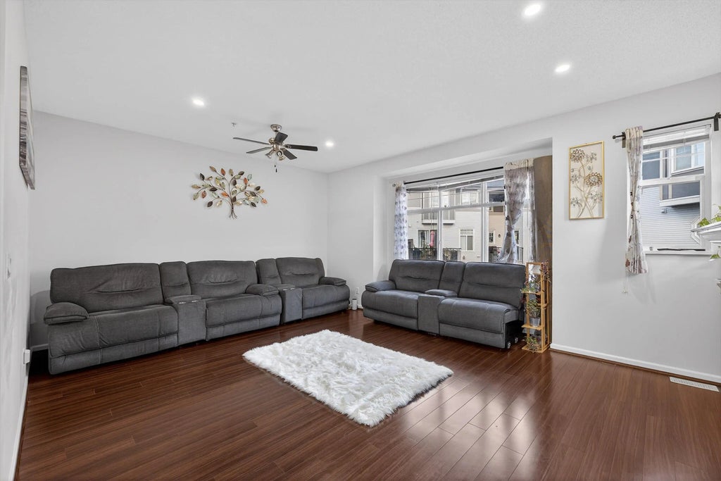 1010 Ewen Avenue 57, New Westminster