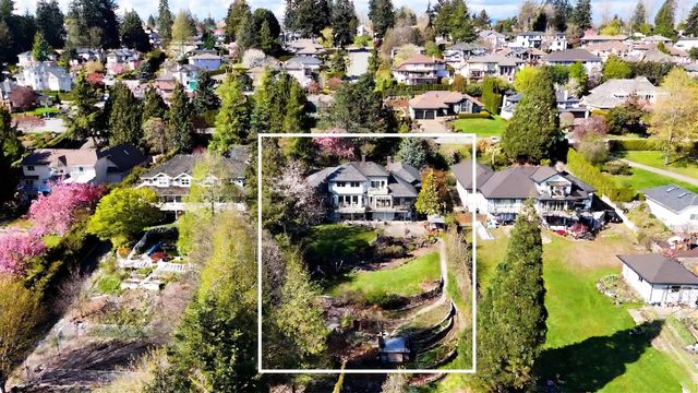 16498 77 Avenue, Surrey