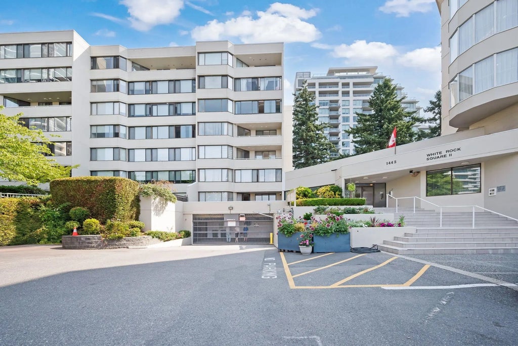 1442 Foster Street 301, White Rock