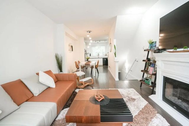 14955 60 Avenue 20, Surrey
