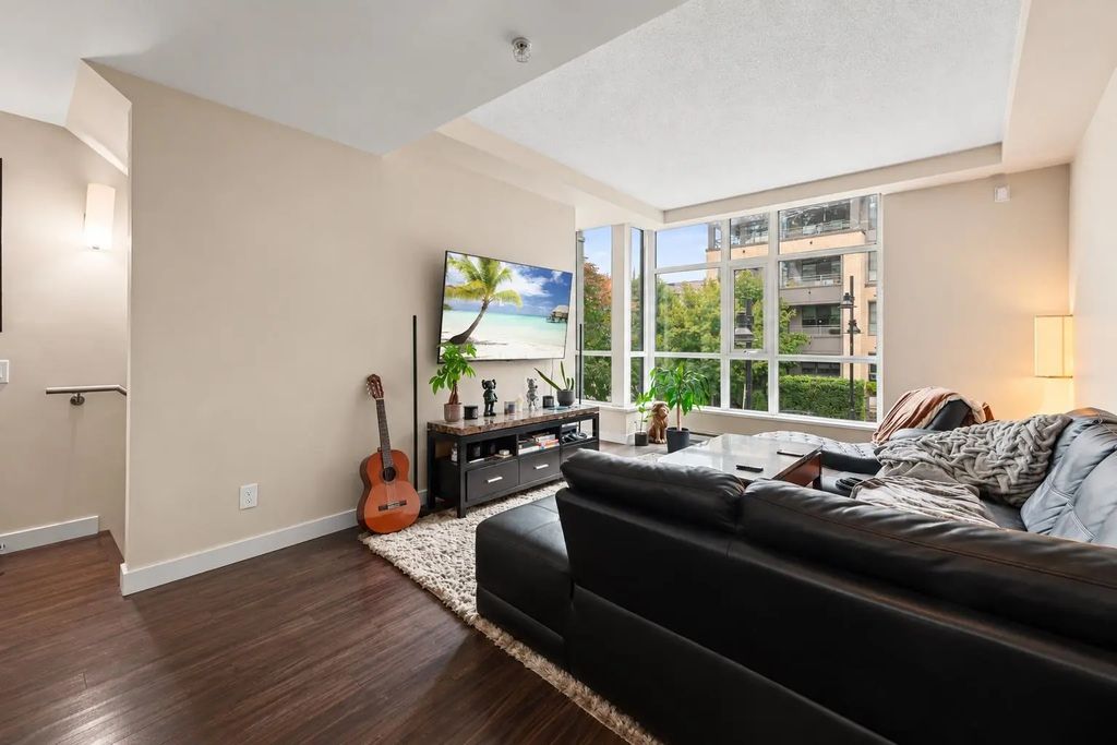 578 Emerson Street 104, Coquitlam