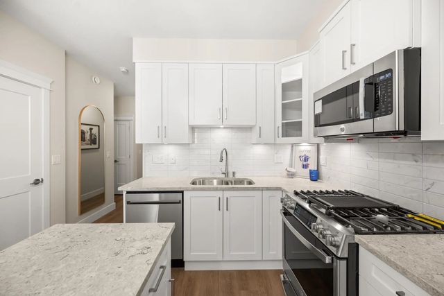 11035 Ravine Road 216, Surrey