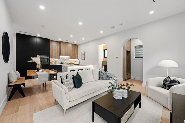 5034 Granville Street 1, Vancouver