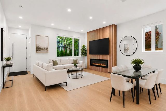1368 Park Drive 1, Vancouver