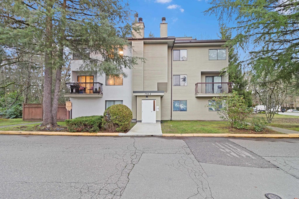7064 133b Street 202, Surrey