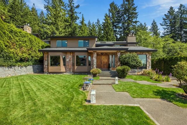 2008 Blairview Avenue, North Vancouver