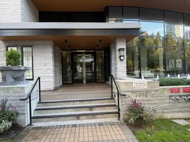 3096 Windsor Gate 1505, Coquitlam