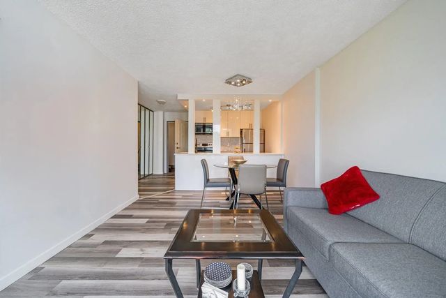 2004 Fullerton Avenue 1506, West Vancouver