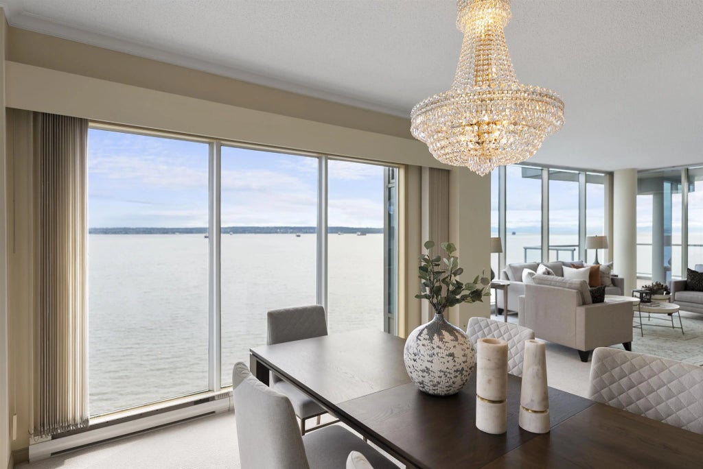 2120 Argyle Avenue 1401, West Vancouver