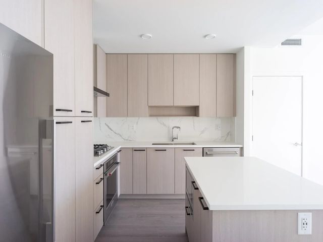 555 Sydney Avenue 2301, Coquitlam