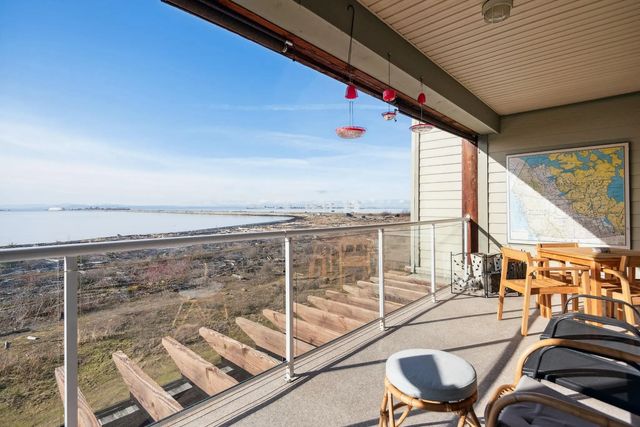 1120 Tsatsu Shores Drive 210, Tsawwassen
