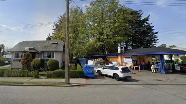 916 Eighth Street, New Westminster