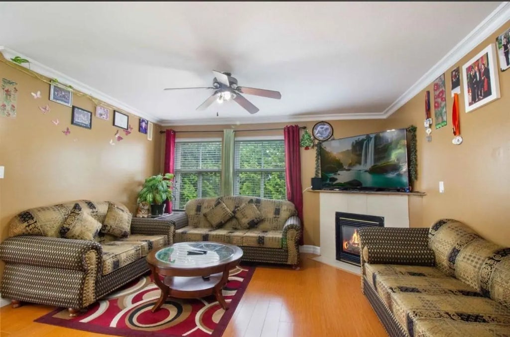 12739 72 Avenue 401, Surrey