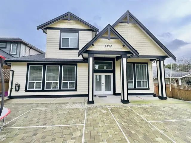 1892 King George Boulevard, Surrey