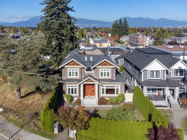 2817 Oliver Crescent, Vancouver