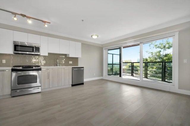 857 W 15th Street 309, North Vancouver