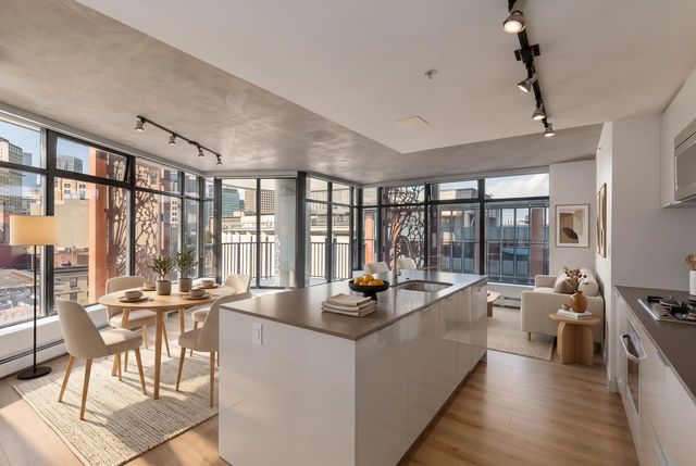 128 W Cordova Street 810, Vancouver