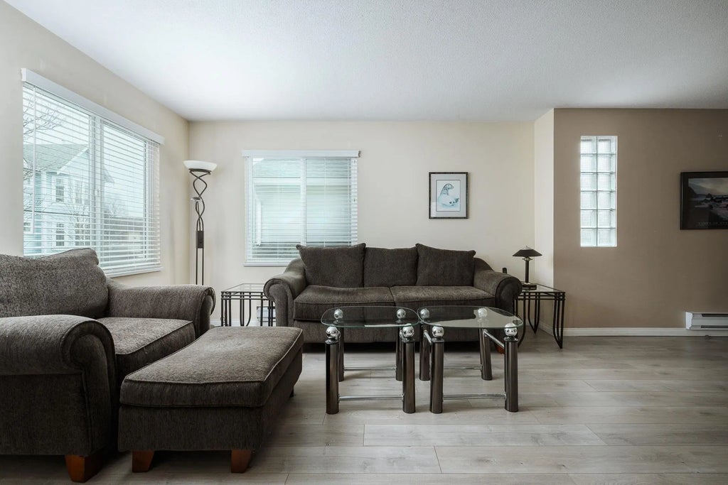 4988 47a Avenue 205, Delta