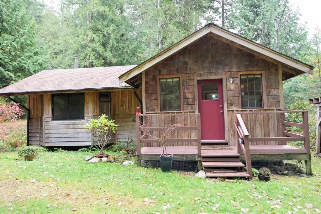 980 Woodley Road, Roberts Creek