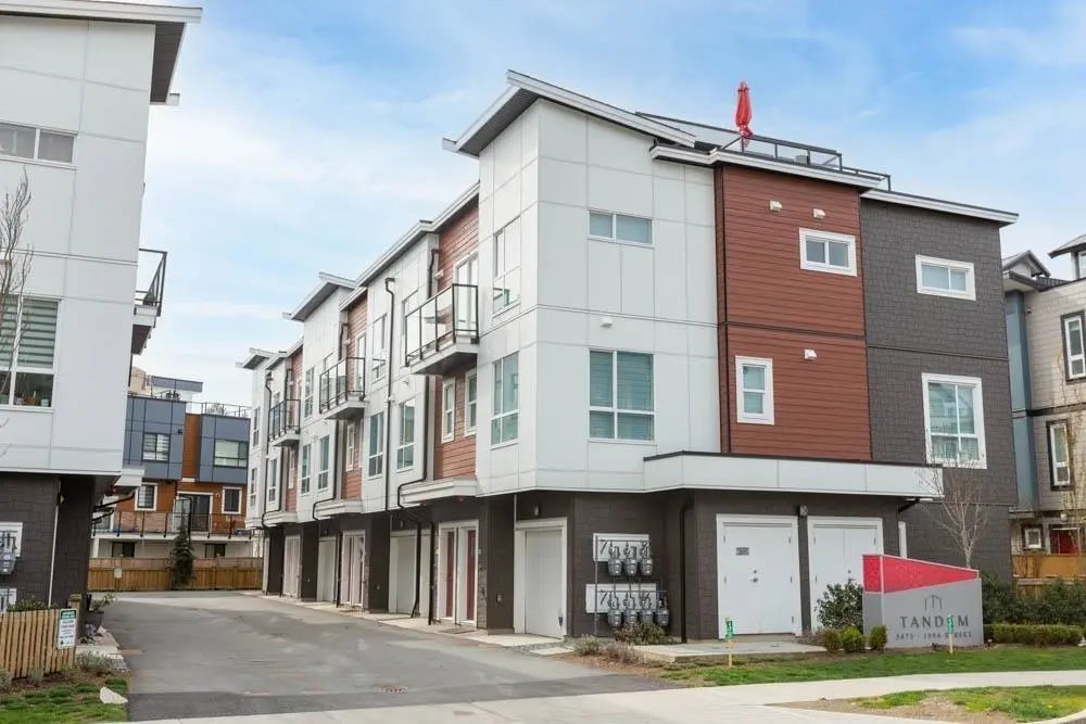 5475 199a Street 1, Langley