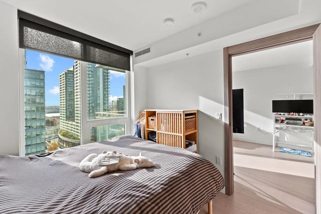 455 Sw Marine Drive 2003, Vancouver