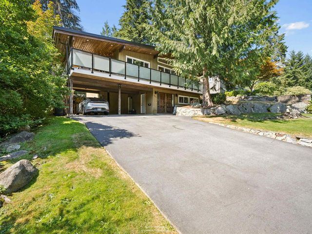 4651 Hoskins Road, North Vancouver