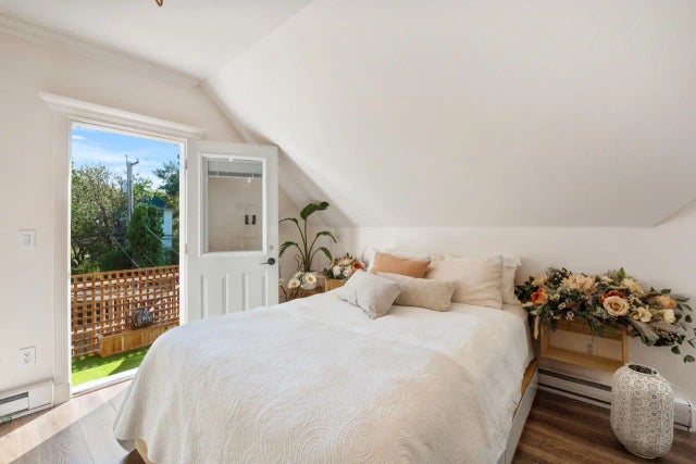 524 E 12th Avenue Peaches, Vancouver