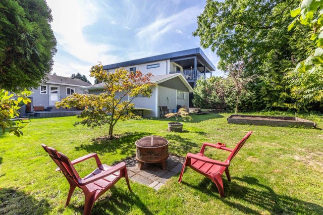 15873 Vine Avenue, White Rock