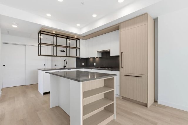 2268 E Broadway 302, Vancouver