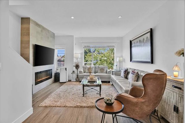 16337 23a Avenue 20, Surrey
