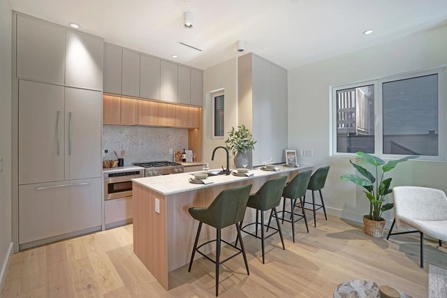 3315 W 10th Street 1, Vancouver