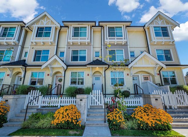 707 Robinson Street 103, Coquitlam