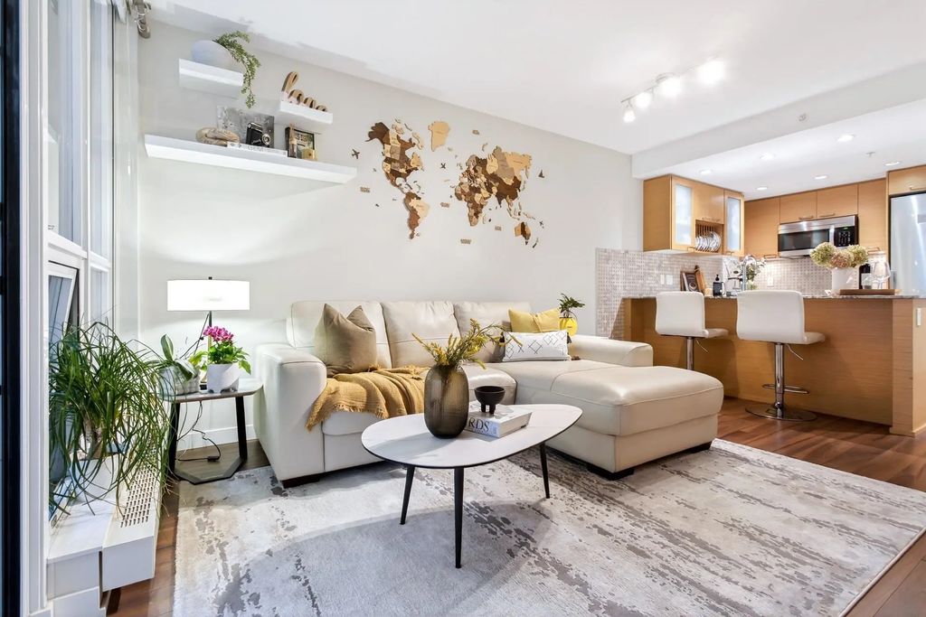 135 E 17 Street 413, North Vancouver