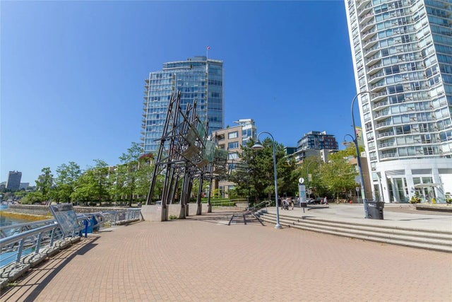 1228 Marinaside Crescent 610, Vancouver