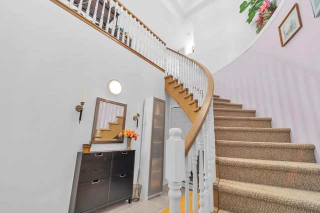 3176 Plateau Boulevard 210, Coquitlam